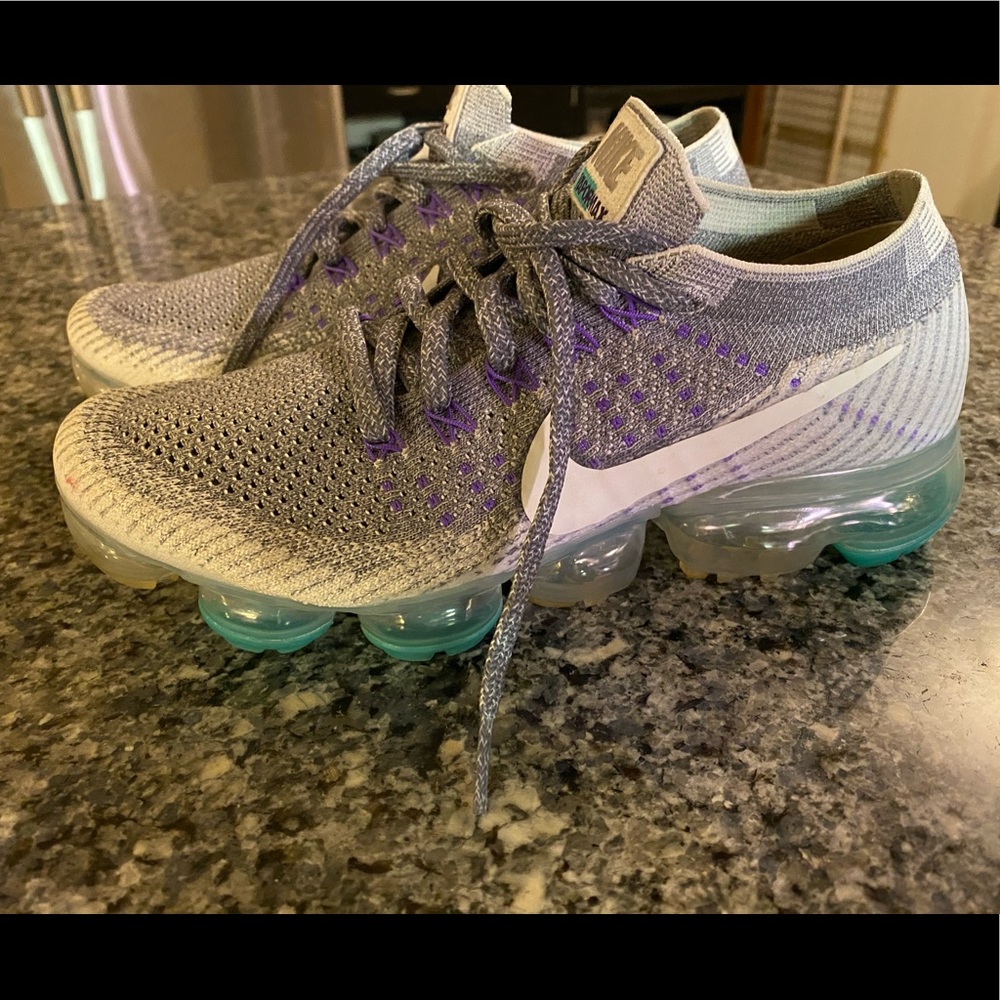 Nike vapormax flyknit running shoes